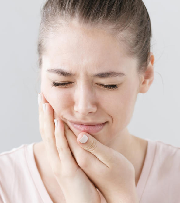 woman with dental pain